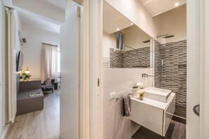 Dusche, Haartrockner, Bidet