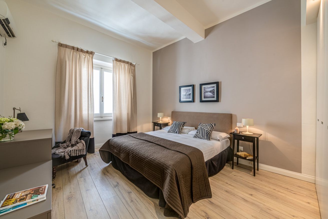 1 habitación, tabla de planchar con plancha y wifi 