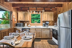 Fridge, microwave, oven, stovetop - Sea of Clouds | The Holidays are Calling! (Sevierville)