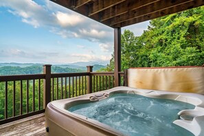 Tina de hidromasaje al aire libre