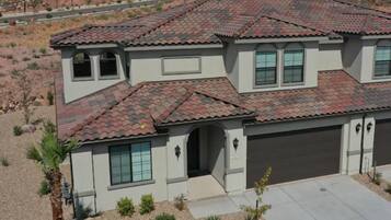 House, 5 Bedrooms | Exterior