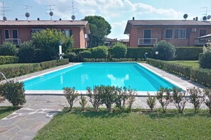 Pool - Casa Palmeta - 2 bedrooms apartment with pool (Sirmione)