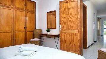 1 camera, ferro/asse da stiro, culla da viaggio, Wi-Fi gratuito