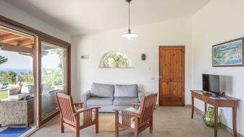 TV, tavolo da ping pong