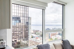 Interior - Amazing Belltown 1BR w/ Gym, W/D & Lounge, nr Space Needle, by Blueground (Seattle)