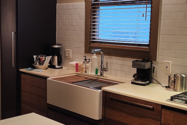 Refrigerador, microondas, horno, placa de cocina