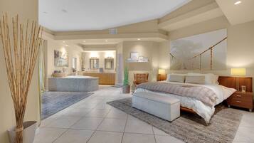 6 Schlafzimmer, Schreibtisch, Bügeleisen/Bügelbrett, Reisekinderbett