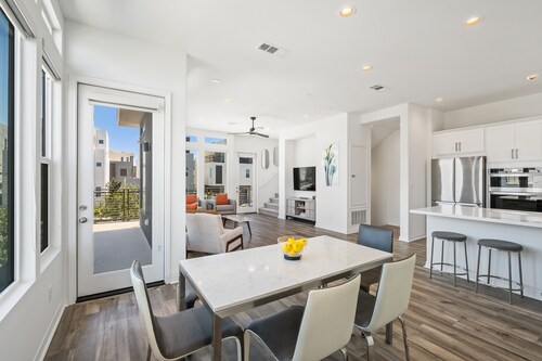 Mid-Century Modern Designer's Home