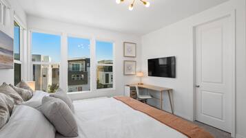 3 bedrooms, desk, WiFi, wheelchair access