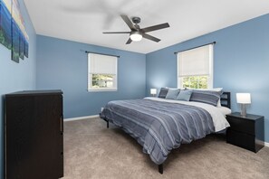 4 chambres, fer et planche à repasser, lit parapluie, Wi-Fi gratuit