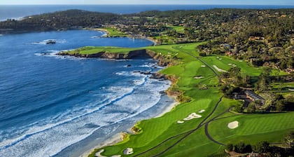 Beach Condo, 3 Bedrooms/2 Bath, Sleeps 9 Private Corner Patio Views of Dunes