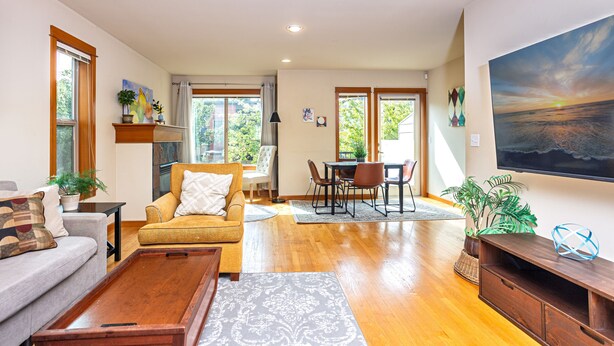 Unclassified image, 1 of 32, button - 3BR & 2.5BA centrally located home with AC, 2 Masters, 4 Smart TVs & Fiber Wifi! (Seattle)