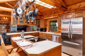 Fridge, microwave, oven, coffee/tea maker