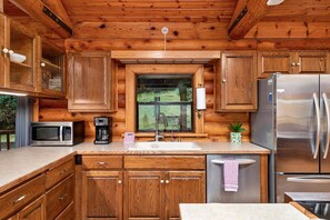 Fridge, microwave, oven, coffee/tea maker
