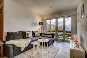 Télévision, lecteur de DVD, chaîne hi-fi