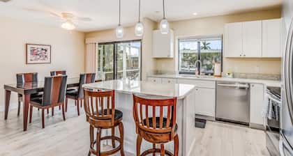 Dog-friendly home with pool, washer/dryer, central AC, dock - snowbird-friendly