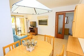 Interior - Pins and sea (Cambrils)