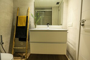 Badewanne, Haartrockner