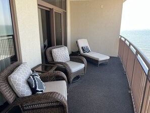 Terrace/patio - ***NEW***North Beach Resort #1706 Indigo-Stunning Oceanfront Condo (North Myrtle Beach)