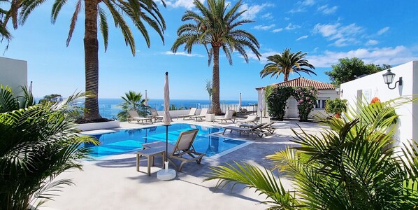 A heated pool - LA FAJANA ,vistas al mar con terraza y jardín priv (Los Realejos)