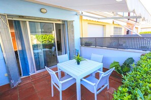 Outdoor dining - Tarongers (Cambrils)