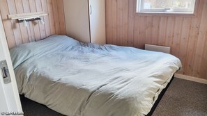 3 bedrooms, travel crib, free WiFi