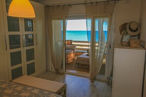 3 bedrooms, iron/ironing board, bed sheets