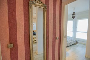 3 chambres, fer et planche à repasser, draps fournis