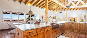 Luxury Home with Detached Casita & Stunning Panoramic Views of the Mountains.