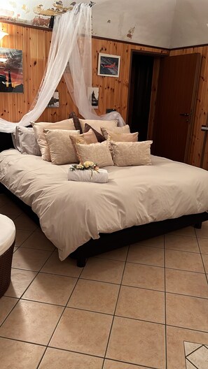 1 quarto, escrivaninha, Wi-Fi de cortesia, roupa de cama