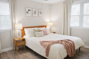 3 室のベッドルーム、デスク、アイロン / アイロン台、WiFi