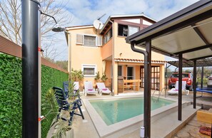Pool - Apartment 2210/60265 (Istria - Fažana), 1000m from the beach (Fažana)