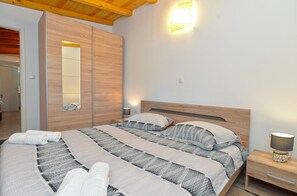 3 bedrooms, Internet