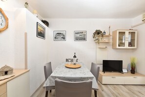 Dining - Apartment 2210/60265 (Istria - Fažana), 1000m from the beach (Fažana)