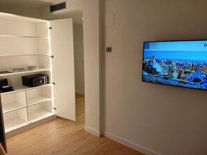 Premium bedding, in-room safe, individually decorated - abba Apartments Playa de Gros San Sebastián (San Sebastián)