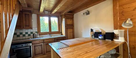 Køleskab, mikrobølgeovn, opvaskemaskine