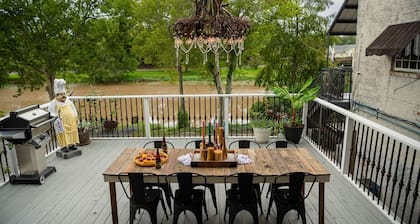 Side-By-Side Both Places, Groups Can Spend More Time Together!