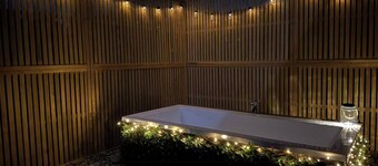 Pods Retreat with friendly farm animals, Pod Retreat, with outdoor bath and farm pets.