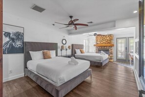 5 bedrooms, desk, iron/ironing board, free WiFi - Spacious 5BR w/ Pool + Fire Pit | Sleeps 14 (Phoenix)