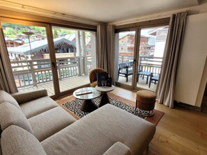 TV - Bright apartment in resort center, 6 people (Les Gets)