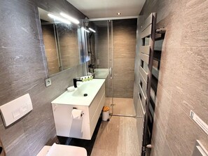 Hair dryer, towels