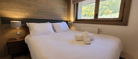 3 室のベッドルーム、WiFi (無料)