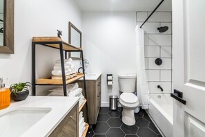 Hair dryer, towels - 5BR w/ Heated Pool + BBQ | Sleeps 12 | Near Trails (Phoenix)