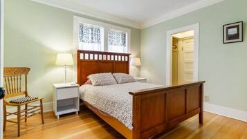 2 Schlafzimmer, Schreibtisch, BĂŒgeleisen/BĂŒgelbrett, Reisekinderbett