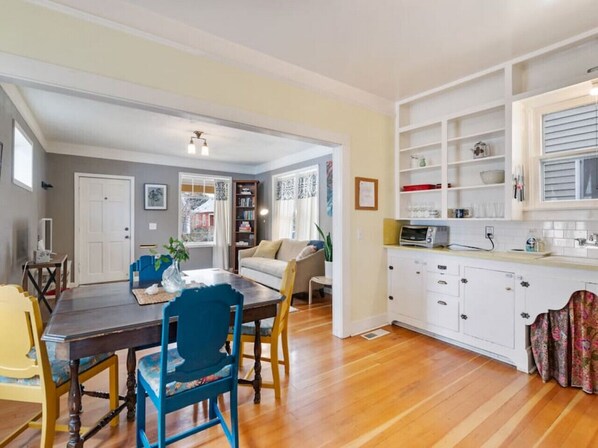 Interior - Charming 1909 St Johns Bungalow (Portland)