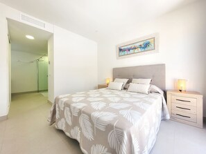 2 bedrooms, iron/ironing board, free WiFi