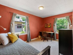 4 bedrooms, desk, iron/ironing board, travel crib