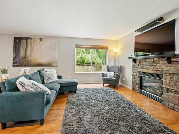 Smart TV, fireplace, video games