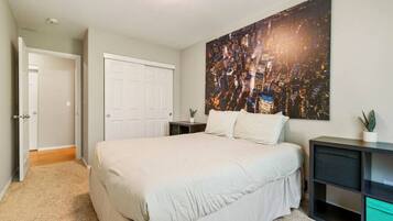 3 bedrooms, desk, iron/ironing board, WiFi