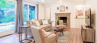 Serene Mercer Island 3B Lower Unit near LR station